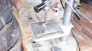 Espero que les guste, salut! http://www.aritrans.cl/herramientas-electricas/taladro-pedestal-tb131-makita/ | Barquito de Vapor