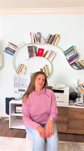 👇 Comment LOOP below and I’ll DM you the guide right away. ✨ My free guide, Break the Loop: 5 Daily Mindset Shifts, will show you how to disrupt the negative thought loops that keep you stuck and create a more empowering loop that moves you forward. You’ve been on autopilot for so long that it almost feels safe. Same routines. Same decisions. Same quiet ache that whispers, maybe this isn’t it anymore. You dream of a different path — one that actually fits your heart — but the fear kicks in: 💭 