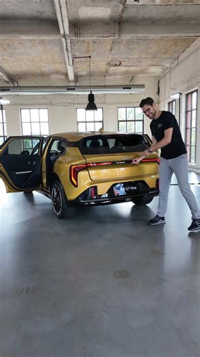 💡Trunk / boot of the all-new Kia K4 - somewhat a Kia Ceed successor and a new VW Golf competitor. A new combustion engine compact hatch. Do you like it? #Kia #kiak4 #hatchback | Autogefühl