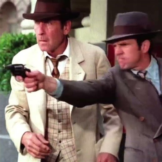 Lynda Carter in The New Original Wonder Woman (1975) TV pilot directed by Leonard Horn