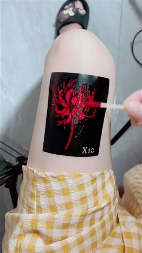 Beautiful Flower Thigh Tattoo 🌺