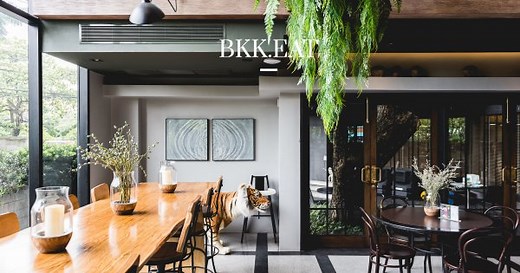 The Hub Cafe and Eatery (พระราม 9) ทานอาหารฟิวชั่นในกลาสเฮ้าส์ที่รายล้อมด้วยต้นไม้สุดร่มรื่น