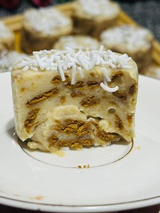 Grahams Pudding recipe ingredients: 300g grahams crackers 1 cup condensed milk 1 sachet unflavored gulaman 2 and 1/2 cup evaporated milk 2 tbsp corn starch #indayjonnatinapay #grahamspudding #dessertrecipe | Inday Jonna Tinapay