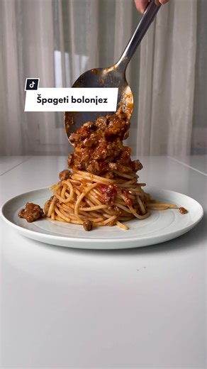 Jednostavni bolonjez recept za ukusne špagete