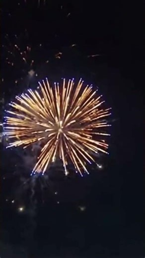 Massive Exploding Shell Fireworks 💥🎆 #shorts #fireworks