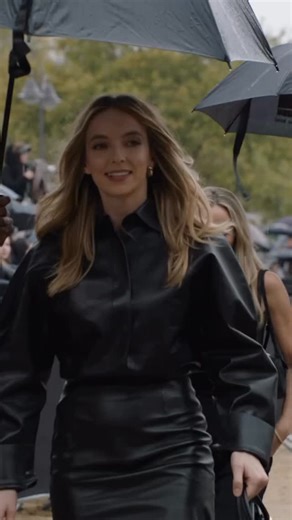 queenie on Instagram: "Jodie Comer arrives at Givenchy Spring/Summer 2026 show in Paris, October 03, 2025 🎥: @givenchy #jodiecomer #givenchy #parisfashionweek"