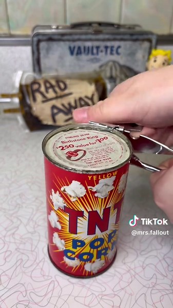 Opening 70-Year-Old Canned Popcorn with Antique Popper