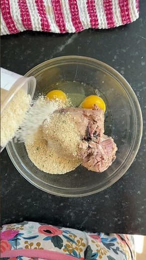 Easy Baked Salmon Cakes (Salmon Patties)