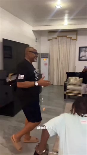 PRISCY♥️JUMA JUX on Instagram: "Most Supportive family... We are outside for Juma Jux in Lagos concert"