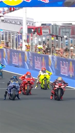 422K views · 6.9K reactions | He’s just an Alien  How did Marc Marquez get such a perfect start this weekend?!  #MotoGP | #SanMarinoGP | TNT Sports Bikes | Facebook