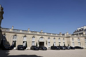 Les ex-ministres obligés de reprendre le volant : "Ils doivent tous prendre un pass navigo", tacle Charles Consigny