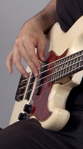 🔥 Nuevo vídeo en YouTube ¿Te gusta el funk? Entonces no te puedes perder la técnica de mano derecha que Miki te enseña en nuestro último tutorial. Imprescindible para sonar más funky que nunca con tu bajo 🎸 ¿Quieres el enlace directo? Comenta "funk" y te lo enviamos por mensaje 🎶 #escueladebajistas #funk #bajista #bajofunk | Escuela de Bajistas