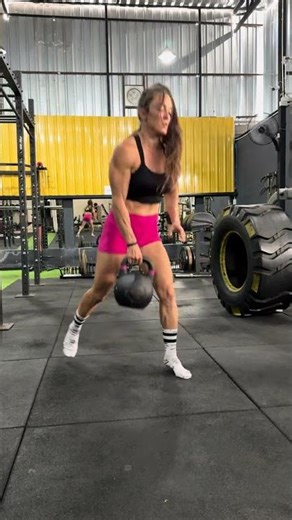 Alternating reactive kb drop lunge