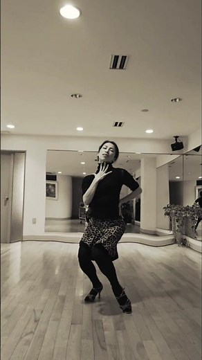 映画バーレスクで踊ろう～レディースソロラテン