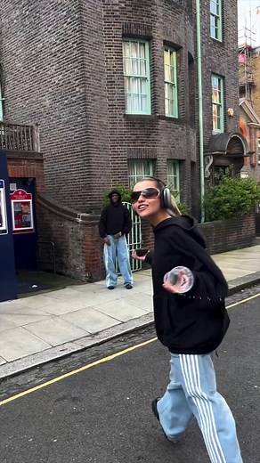 2.8M views · 10K reactions | So you want to Dash Starbucks at my window ….……. #Drive #Starbucks #London TT/heavencanwait.tv | Olima Omega | Facebook