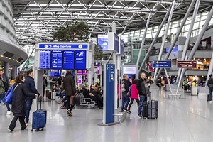 Flughafen Düsseldorf wendet sich kurz vor Sommerferien an Gäste – DAS solltest du wissen