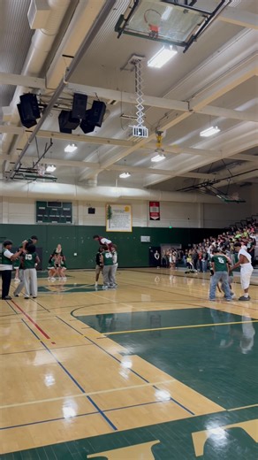 Football and Timberline Blazers H.S. Cheer performance at the Homecoming Assembly 💚💛🪓🏈📣 | Timberline Blazer Football Unofficial