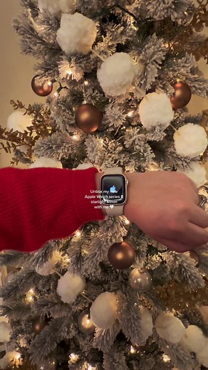 Unboxing the New Apple Watch Series 8 in Starlight Color