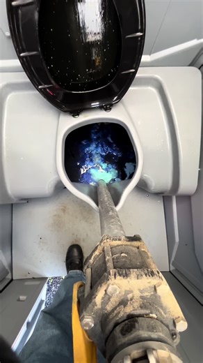 #cleaning #scrubbing #portabletoilet #cleaningvideos #foryoupage | scrubbing cleaning