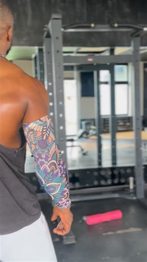 NORMAL vs INCLINE vs DECLINE PUSH-UPS  Your boardroom body starts...