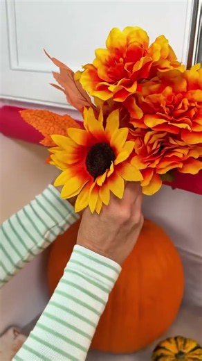 #falldecor #diydecor #kitchencabinets #fallvibesl
