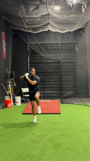 OPTIMAL POWER PERFORMANCE on Instagram: "Control the fwd move by finding a max stretch on the rear leg. Train it slow. Train it early. Train it under control. In the game everything gets sped up. Video shows new snap pro handle on our training bats and mlb grade maple. Link in @launchdbats bio! Launch is soon."