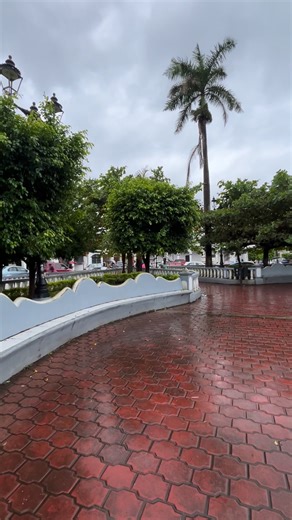 Un hermoso día de lluvia en la bella colonial Santiago Tuxtla ⛰️✨😍 #fblifestyle | Fercho Diaz
