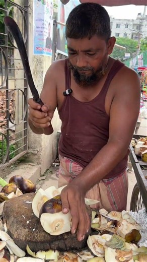 Help me cut this palm fruit in 30 seconds.