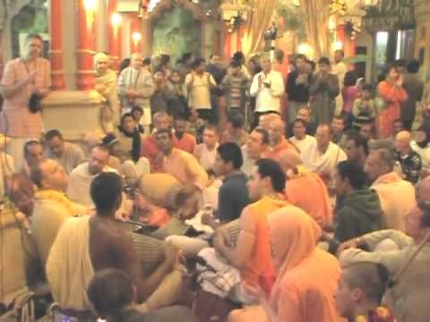 Hare Krsna Kirtan At Sri Vrindavan Dham w/ Aindra Prabhu ep8