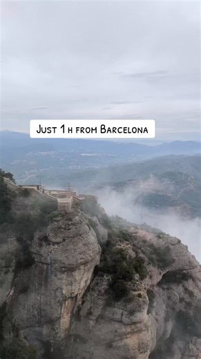 Join our small-group tours to Montserrat and enjoy a unique experience: 🚠 Scenic ride by cable car and the cogwheel train 🙏 Visit the Black Madonna and the impressive basilica 🎶 Stories and legends that reveal the cultural and spiritual significance of this sacred mountain 🏔️Montserrat is not only a place of breathtaking natural beauty but also a symbol of spirituality and culture in Catalonia. ⛪ You’ll explore the thousand-year-old history of the abbey and understand why it has been attract