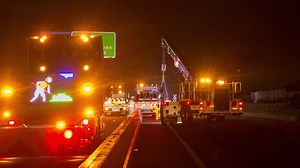 Do you know how we keep all the lanes on the Monash available during the day while we build new lanes? This is how we do it! We’re keeping you moving as we work to get you home sooner & safer. #WDMonash For more information on the Monash Freeway Upgrade click here - http://bit.ly/2ajnApq | West Gate Tunnel Project