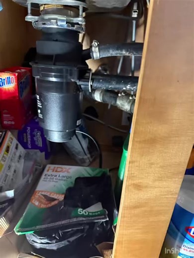 Today we swapped out the old shut-off valves and installed a brand-new kitchen faucet. Clean, on time, and done right — just how Brentwood, Antioch, Oakley, and Pittsburg homeowners like it. 🙌💧 If your faucet’s leaking, stiff, or just outdated… we’ve got you covered. #InDemandPlumbing #AntiochPlumbers #BrentwoodPlumbers #PittsburgPlumbers #OakleyPlumbers