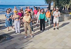 What a wonderful day to celebrate Frankie Manning’s birthday on this World Lindy Hop Day and World Shim Sham Day! A few of us gathered on the iconic beaches of the northern rivers in Kingscliff, with pandanus trees beside us, blue skies above us, and the gorgeous ocean behind us. Thanks Everyone for coming. Happy Birthday, Frankie Manning, from Swing On In Gold Coast and Mullumbimby, Australia! Swing On In - Gold Coast Swing On In - Northern Rivers NSW SWING On In @followers @topfans Frankie Man