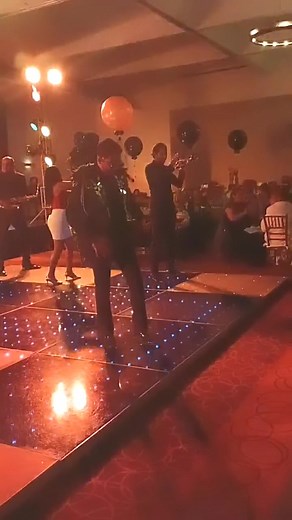 Te imaginas un momento así en tu boda!? 😍 Crea momentos y experiencias inolvidables con Cocktail Live Band. #SomosCocktail #sueñoshechosrealidad | Cocktail Live Band - Versátil