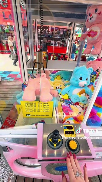 Avec 8€ chez Studio Games 🧸 #labubu #labubusecret #feteforaine #jeux #lille