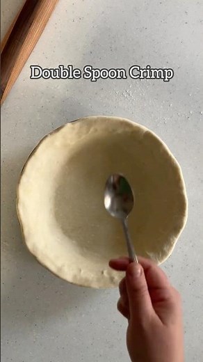 This Spoon Trick Makes Your Pie Crust Fancy #pieschool