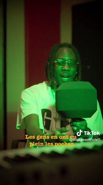 Famille, en ces moments Turbulents pour notre nation, j’appel tous mes fan, à prioriser l'unité nationale et la paix. Notre cadeau des fêtes de fin d’années est là. Que le FÂ (Paix) soit avec nous mes espiègles.@Burna Boy @Wizkid @Angelique Kidjo @shatta wale official @🤍ANDY CHOUX 🤍 @Lachichi Oyono Guestapoo @Frise FANOUVI ❤️ @Ange Zountchegbe @abdelpremier99🥷🏼 @Aryf Miel @Carlo_O🌴 @manoutonofficiel #tiktokbeninois🇧🇯 #tiktoktogo🇹🇬 #tiktokcotedivoire🇨🇮 #fypppppppppppppppppppppppp #pour