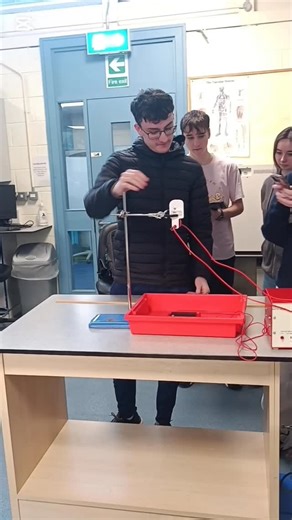 Getting down with gravity 🎶⬇️ From timers to teamwork, our Laboratory Skills Physics class put free fall to the test—measuring acceleration due to gravity the hands-on way. Stopwatches ready, data collected, science in motion… and yes, we’re Free Fallin’ 🎸😄 📏⏱️🔬 #PhysicsInAction #mulgravestreetcampus #collegeoffet #limerick #limerickcity | College of FET Mulgrave Street Campus