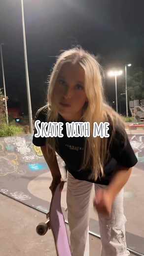 Skate with me at the Mona Skatepark with Gabs