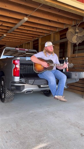 8.9K views · 182 reactions | A little mid-week pick-me-up to lead us STRAIT into the weekend… Will Moseley Music x Woody Folsom Auto Group - Tailgate Sessions: Part 2 “Amarillo By Morning” We love listening to Will while he sings on the back of his Woody Folsom Ride. Raw vocals on the farm shows great talent… no fancy recording or anything! #TalkToMe | Woody Folsom Automotive | Facebook