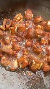 Stirred Fry Pork Riblets with ginger. 👉 Ingredients: . 5lbs pork riblets. . 3-4 large ginger roots( julienne). . 1 small bundle green onion. . 5-10 cloves garlic. 👉 Stir fry sauce ingredients: . 1 tbsp sesame seed oil. . 3 tbsp oyster sauce. . 1 tbsp sugar. . 1 tsp chicken bouillon powder. . 1 tsp black pepper. . 1/2 tsp msg optional. . 1 tsp fish sauce. 👉 Stovetop: Add 1/4 cup cooking oil add ginger cook until nice and lightly brown , remove from cooking oil. 👉 In the same pan add pork ribl