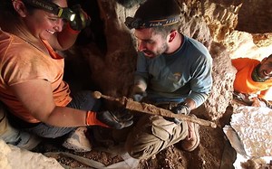 Four 1,900-year-old Roman swords found in Judean Desert, likely from Bar Kochba revolt