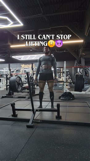 Rome Gains on Instagram: "Finally learning how to use the lifting straps 🥀 Do you guys use the straps???"