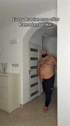 Guys, send me help, he is so hungry 🍑🫣