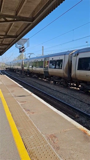 Great Northern Class 387 Passing through Hitchin Station