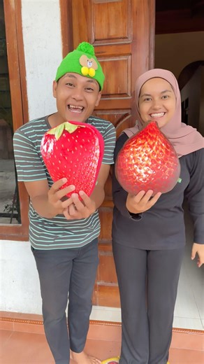 Mau Strawberry #shorts #trending #funny #subscribe