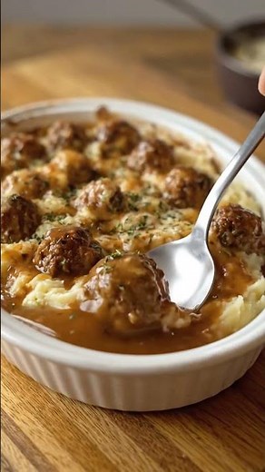 Cozy Meatballs with Mashed Potatoes & Gravy