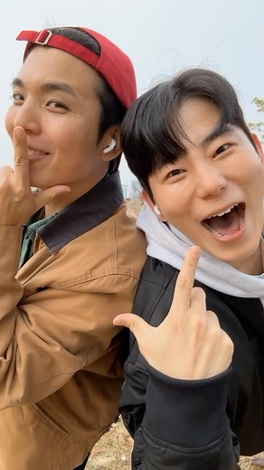 망원댁TV MANGO COUPLE on Instagram: "게이커플 #재쓰비 #너와의모든지금 part2"