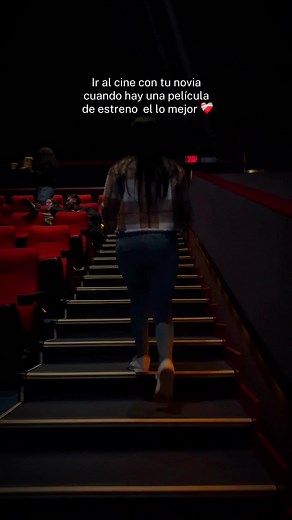 La mejor sensación en el cine con tu novia