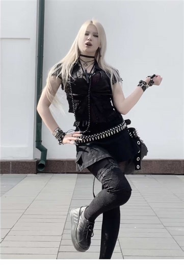 Gothic Bimbo Fashion Inspiration for Slayqueens